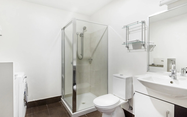 Mantra One Sandy Bay Road