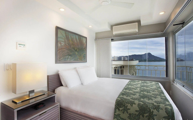 Waikiki Shore by OUTRIGGER