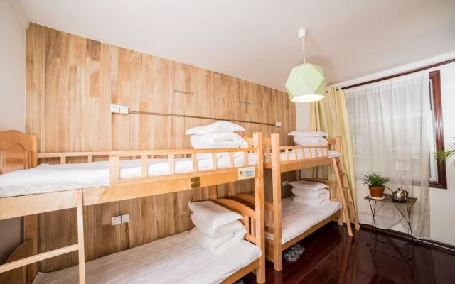 Xi'an Zhongshi Youth Hostel