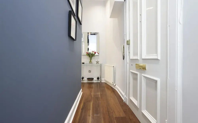 JOIVY Stunning Ground-floor 2bedrm New Town Apt