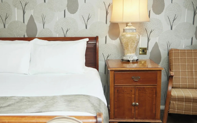 Cock Hotel Stony Stratford by Greene King Inns