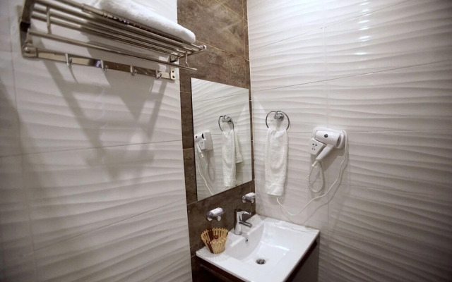 Hotel Ucla Center