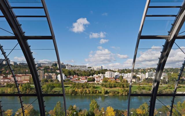 Crowne Plaza Lyon - Cité Internationale, an IHG Hotel