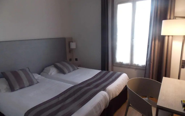 Отель Logis Hôtel Uzès Pont du Gard