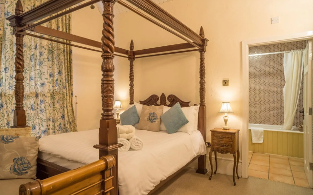 The Peak Hotel