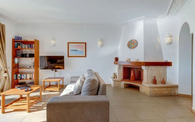11 Marinha Two Bedroom Apt at Praia do Marinha