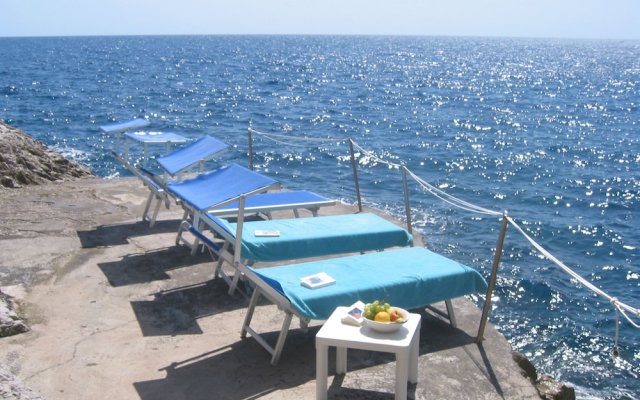Unique Villa: sea Access. Pool, Parking, Large Terraces, Between Positano/amalfi