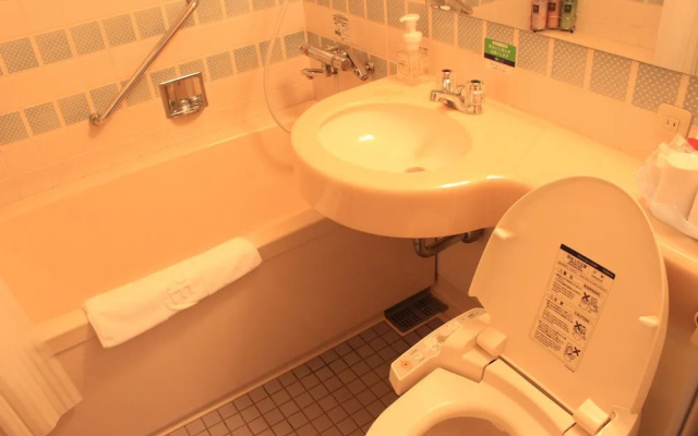 Fitness 330 – Bathroom – Hakodate