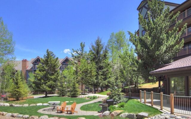 Sawmill 316 2 Br condo by RedAwning