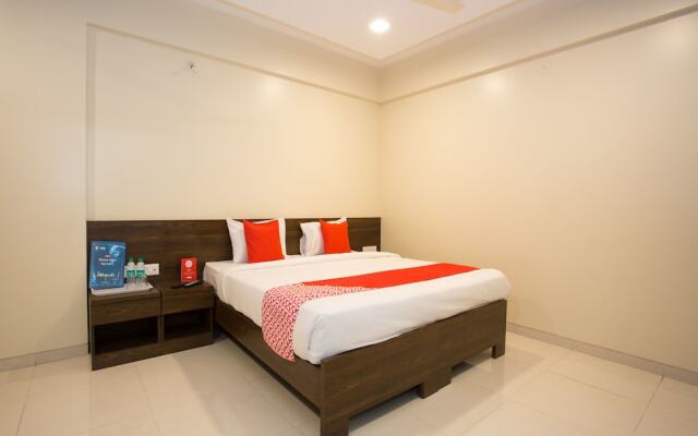 OYO 11512 Hotel Kedari Residency