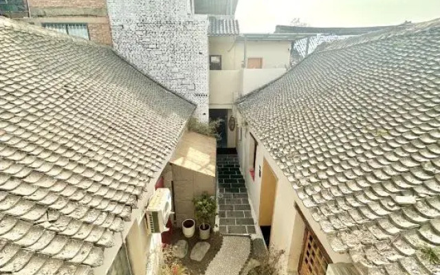 Luoyi Ancient City Flute House Homestay