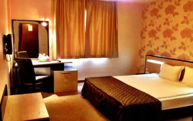City Avenue Hotel