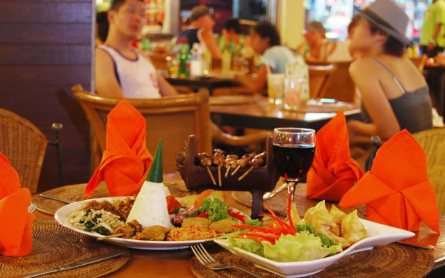 Yulia Beach Inn Kuta