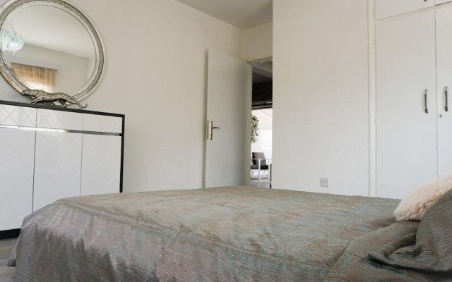 Sonia's Angel House 300 Meters From The Beach, Newly Renovate Central Apartment By Ezoria Holiday Rentals