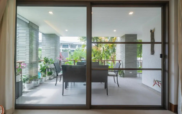 Pearl Of Naithon 3 Bedroom Beachfront Condo