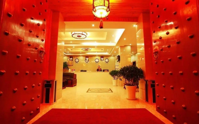 Red Eight Commercial Hotel