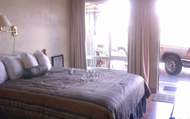 Fir Grove Motel