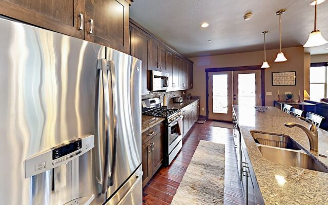 West Abigail - 4 Br Townhouse