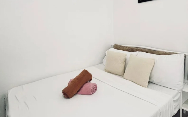 Bright & Airy Urban Escape