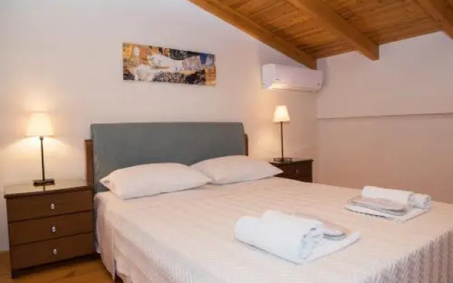 Arcadian Apartments & Studios