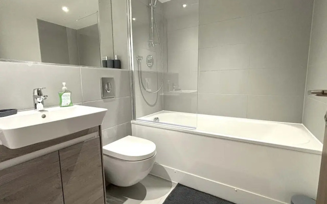 Modern 2 bed With Parking - Grand Exchange Bracknell