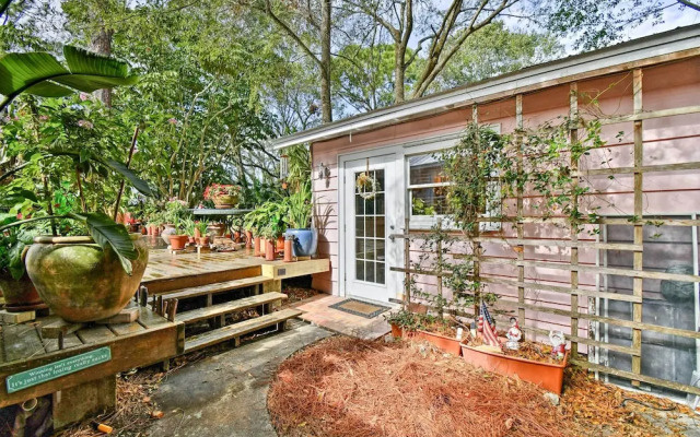 Sarasota Bungalow w/ Pergola, Garden & Waterfalls!