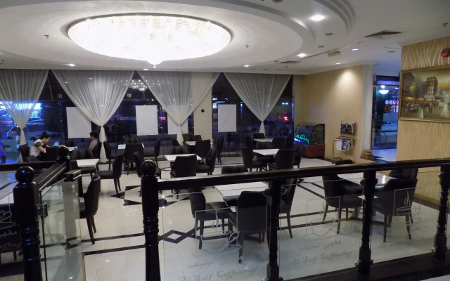 Dream Palace Hotel