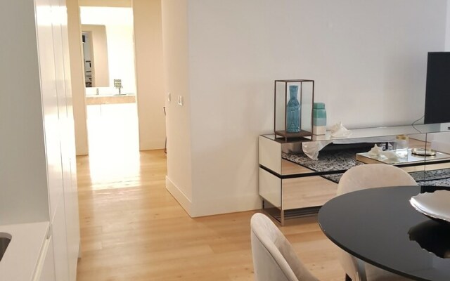 Lisbon Finestay Santana