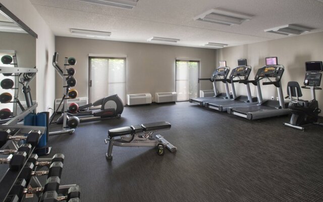 Courtyard Lincroft Red Bank
