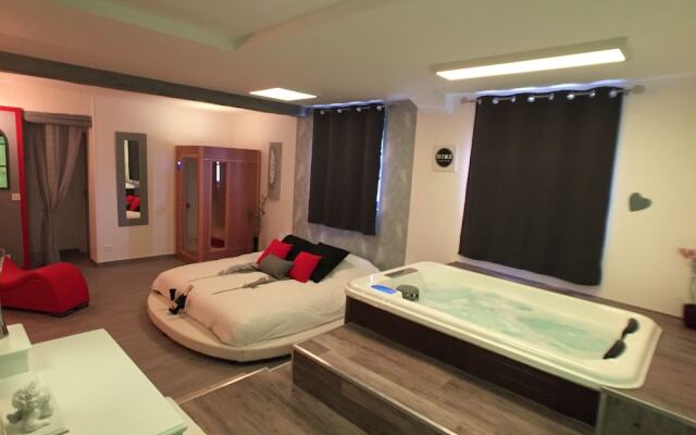 Domaine des 3 Chateaux - Suite Cupidon