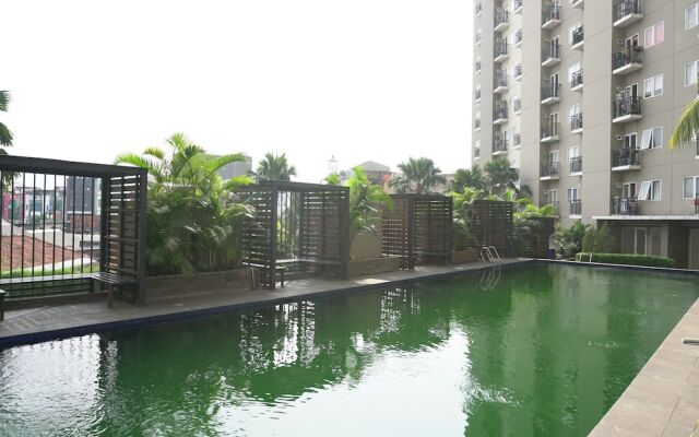 Warm and Cozy 1BR Puri Park View Apartment