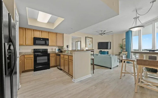 The Palms of Destin Resort by Panhandle Getaways