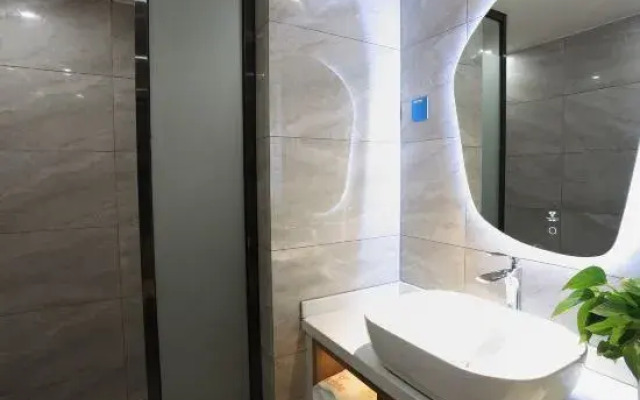 Yueyi Zhixuan Hotel (Huaihua South Railway Station, Wanda)