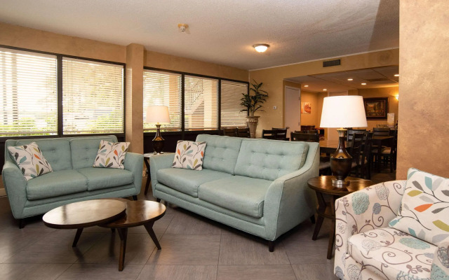 SureStay Hotel by Best Western St. Pete Clearwater Airport