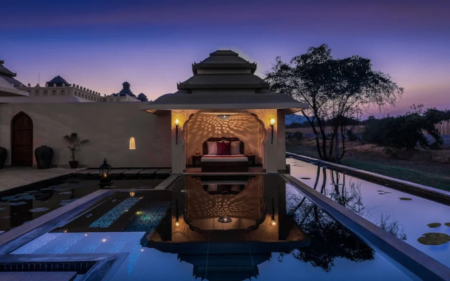 Evolve Back, Hampi