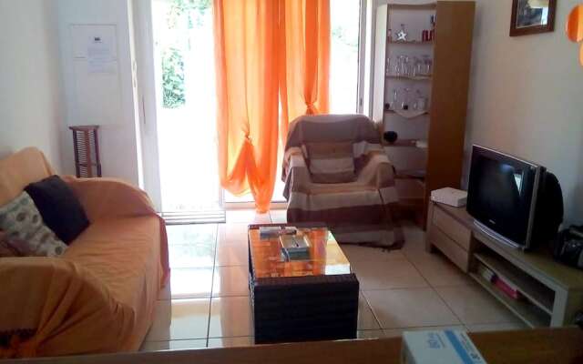 House With 3 Bedrooms in La Chaloupe St Leu, With Enclosed Garden and