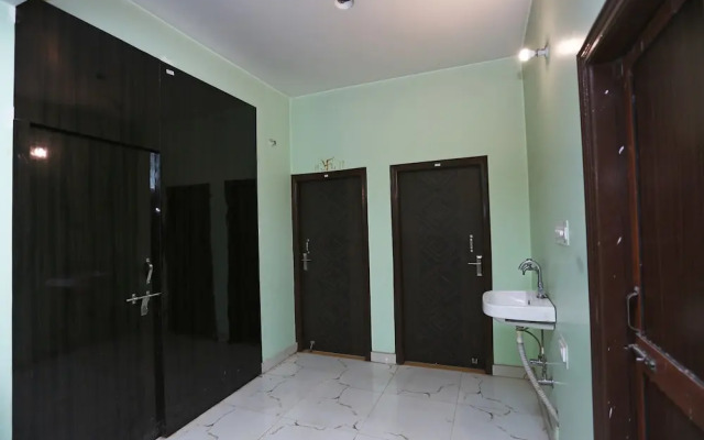 OYO Flagship 22740 Near Anisabad Golambar