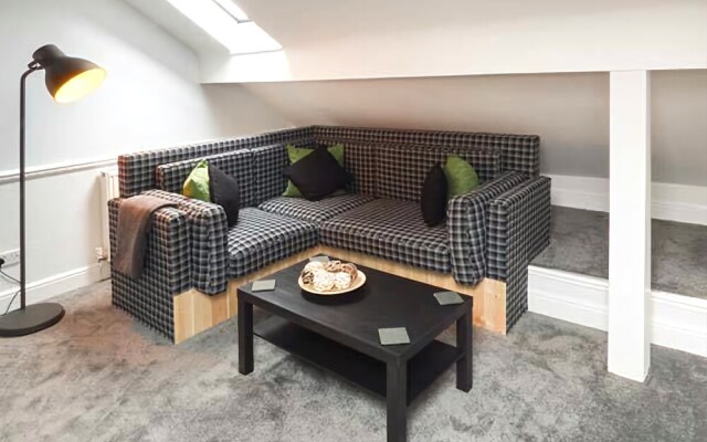 Flat 13 Sandringham Court