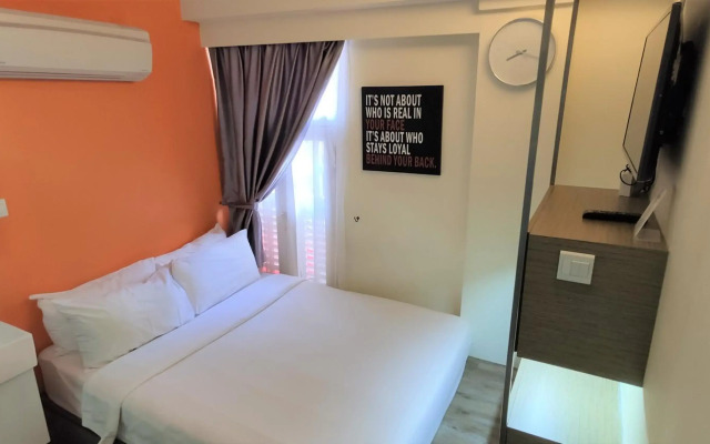 A Hotel Chinatown