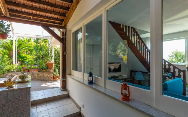 Villa Sorrento Flats