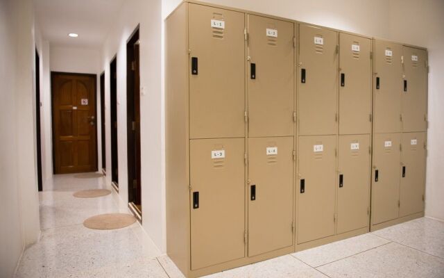 ZEN Hostel Tiger Shrine 2