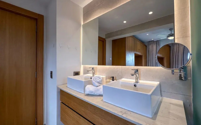 Fantastic new Golf View Apartment