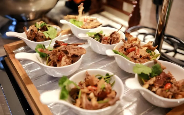 Homeinn Plus Hotel (Shenyang Sanhao Street Shengjing Hospital)