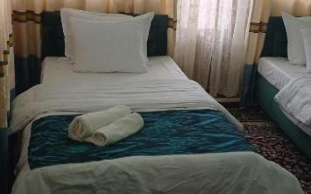 Hotel Guest House GOLDEN DEGREZ