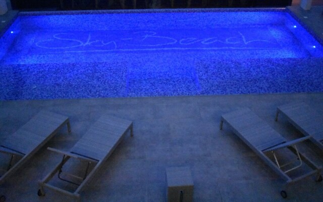 Sky Beach Aparthotel