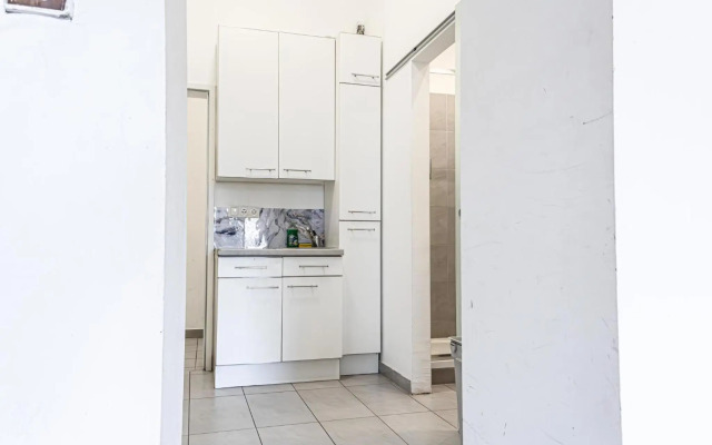 Gorgeous 1BR Apt near AKH Hospital