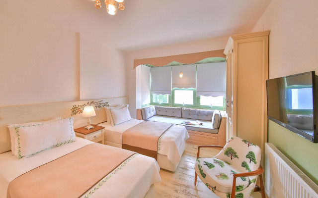 Palas Alacati - Adults Only