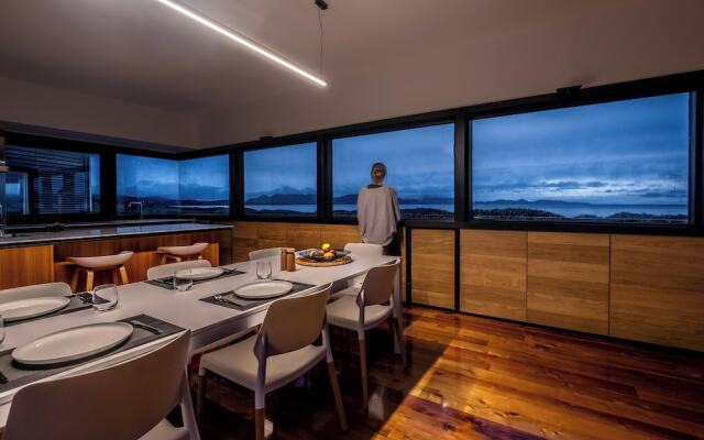 Elements - Freycinet Holiday Houses