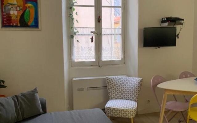 Cosy apartment Vieil Antibes