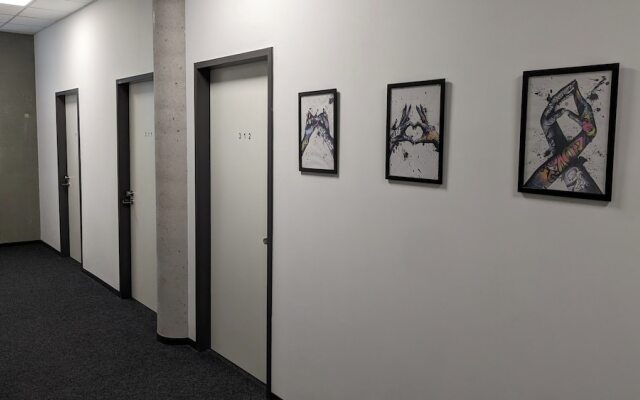 Boardingrooms Direct A8, Close to Stuttgart, 25min